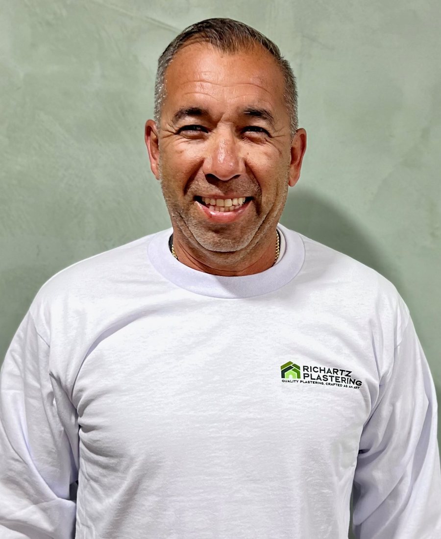 Guillermo "Memo" Uribe