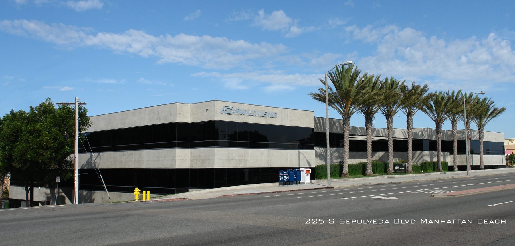 225 S Sepulveda